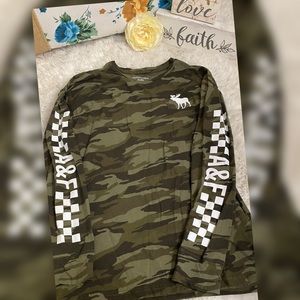 ⭐️Abercrombie kids shirt⭐️